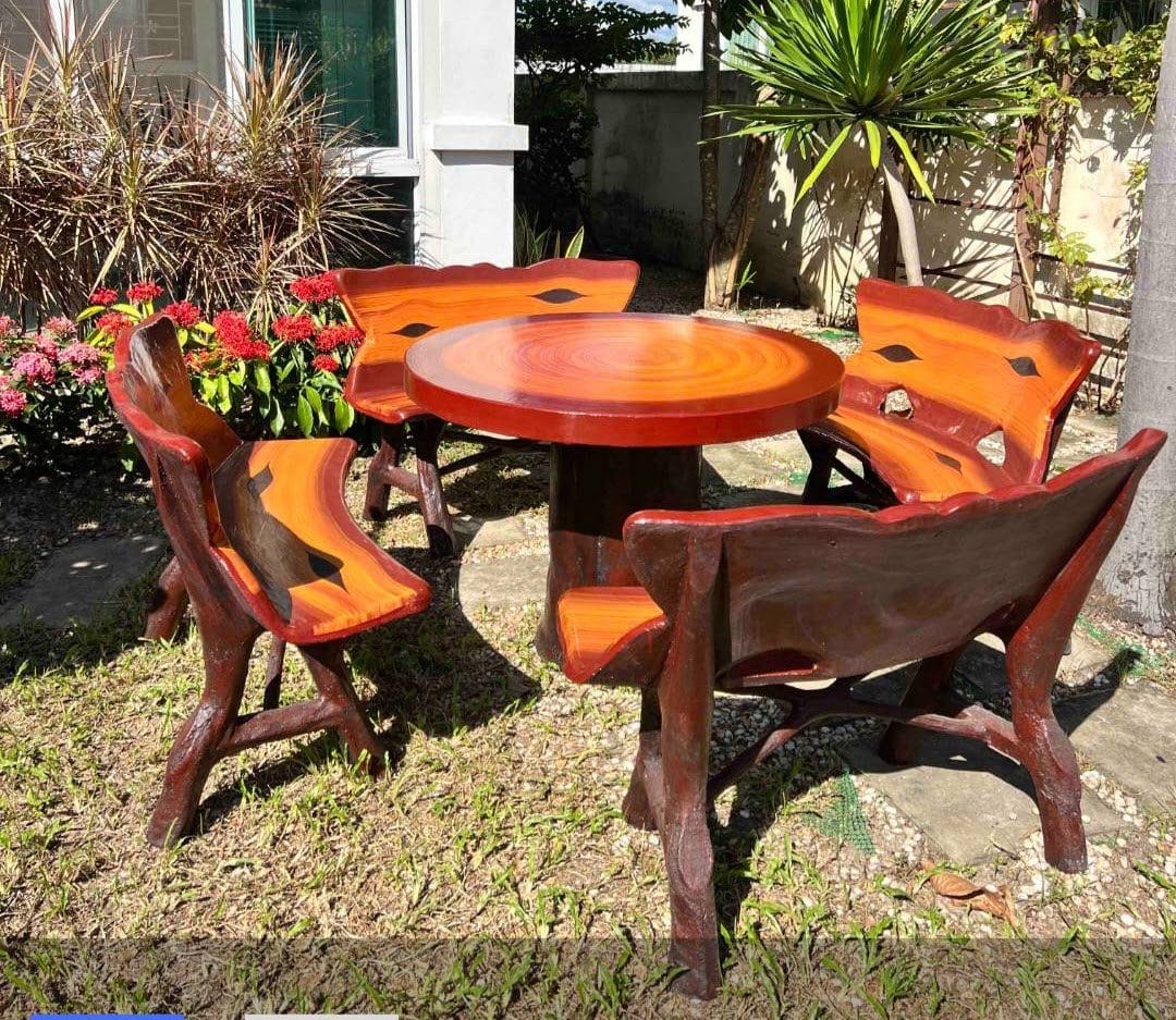 โต๊ะปูนลายไม้มีพนักพิง